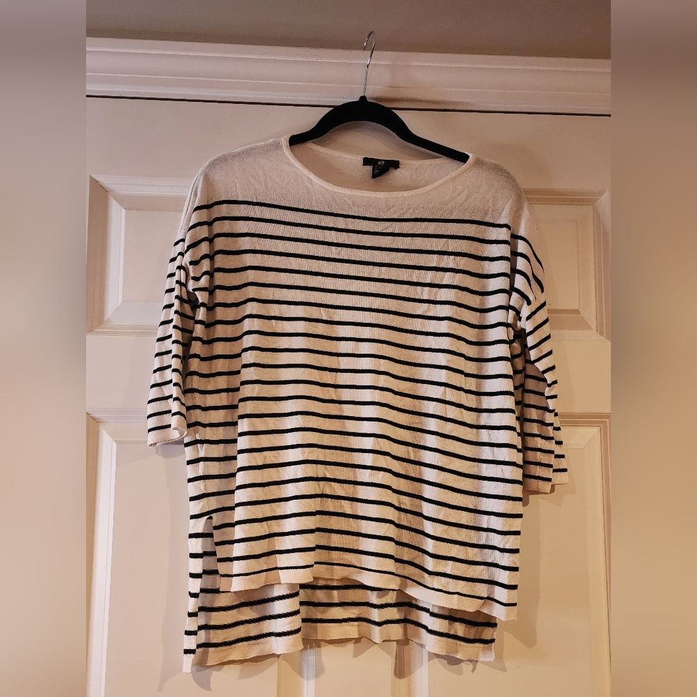 H&M black and white striped lightweight elbow length sleeve top XS
